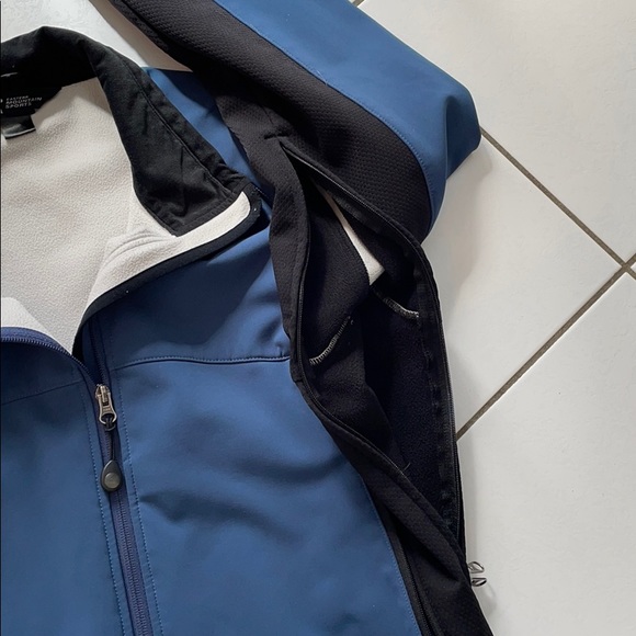 Eastern Mountain Sports zip up shell jacket - Picture 4 of 7